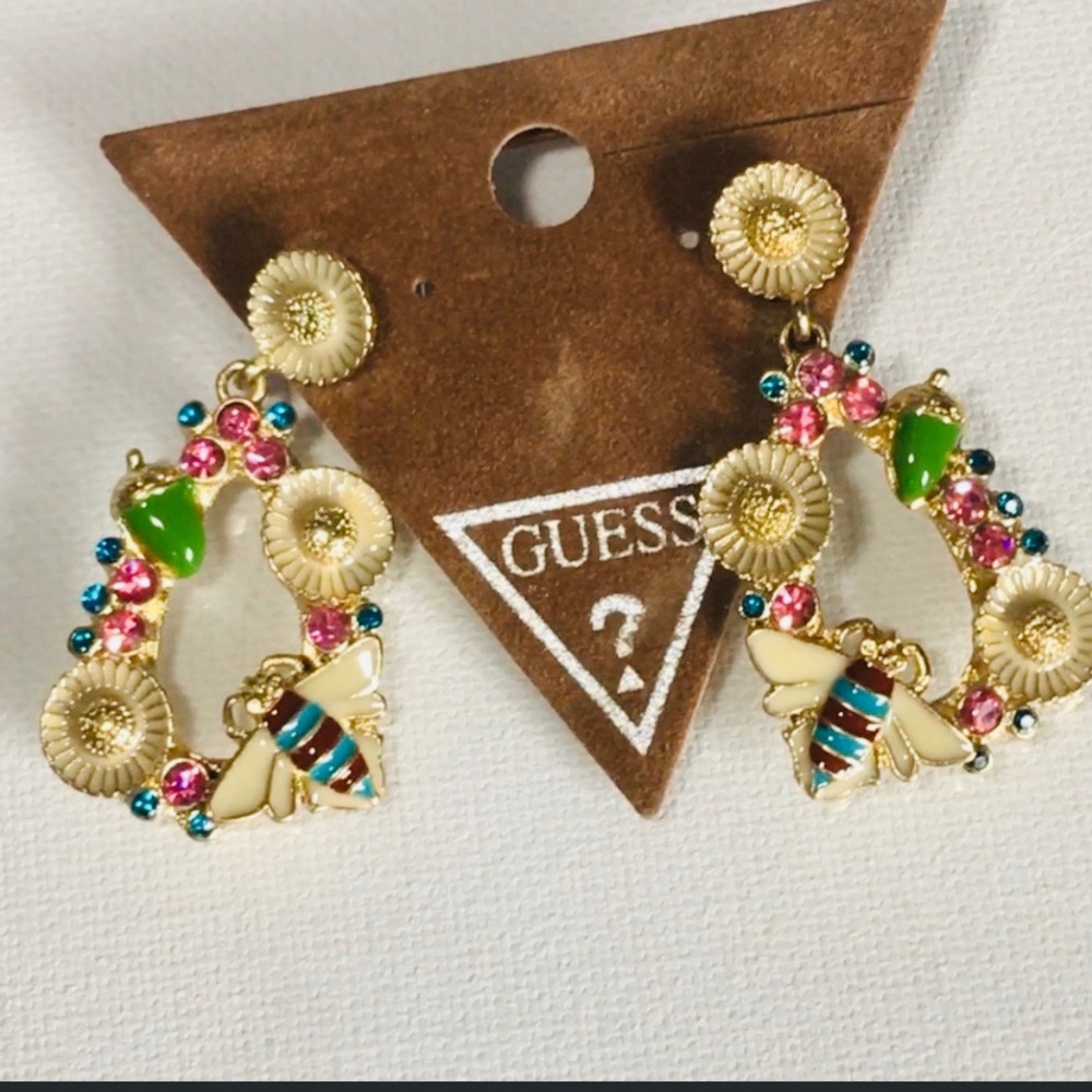 “GUESS” DAISY FLOWERS BEE EARRINGS!🌸